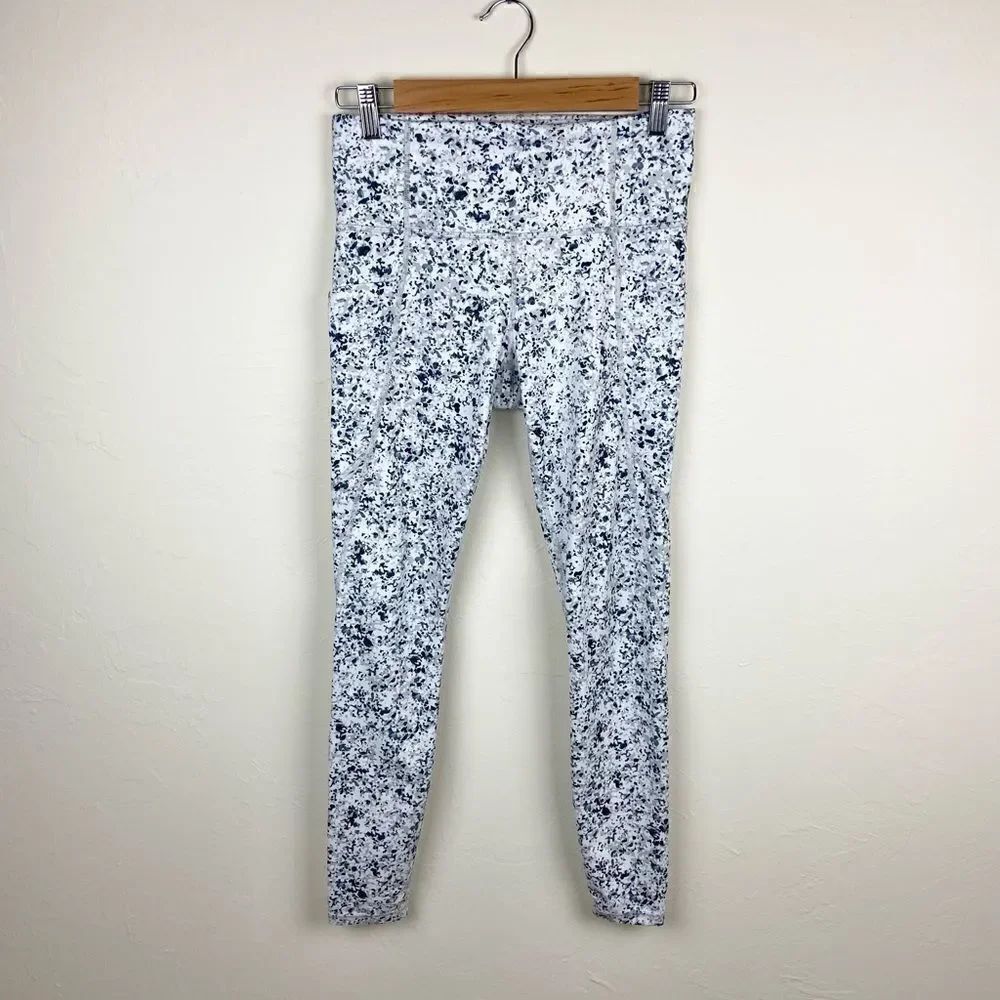 Athleta Salutation Stash Pocket II Tights - White Sandstone